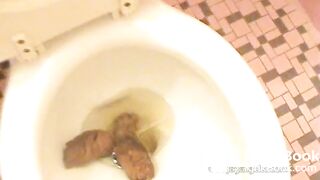 Queen of wide turds pooping again for us