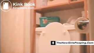 Girl Pooping 7