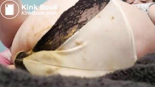Farting in Very Messy Panties