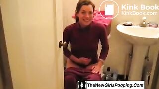Sexy Girl Pooping on Toilet - video 2