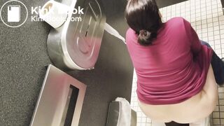 voyeur girls pooping