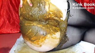 sexy Russian shits and pisses - video 13