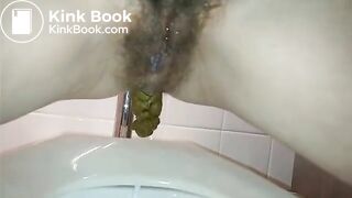 Pregnant shitting - video 2