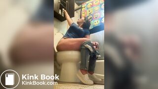sexy teen toilet pooping