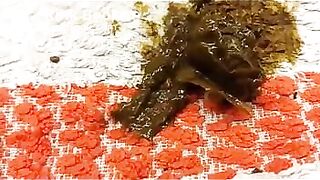 sexy Russian shitting - video 7