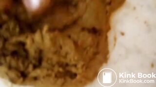 naked girl pooping and peeing