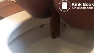 Nice female ass pooping