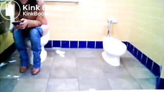 Hidden Camera catch a girl pooping on a public toilet