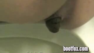 nice girl pooping - video 4
