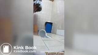 voyeur chinese toilet pooping and pissing