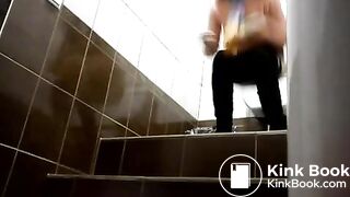 Pooping - video 179