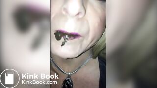 Comendo merda em banheiro público parte 3