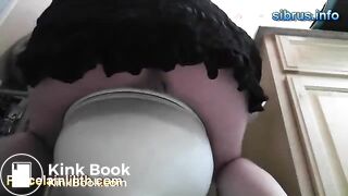 pretty girl pooping - video 4