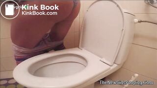 gorgeous brunette crapped