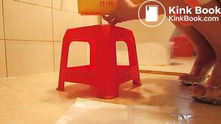 Chinese girl pooping_06