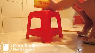 Chinese girl pooping_06