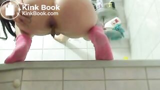 Sexy Girl pooping - video 21