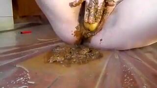 Stuffed her pussy with poop