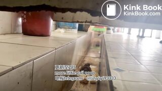 High-quality girls pooping in the toilet 5