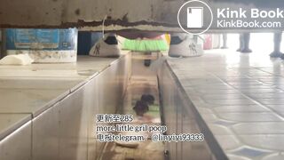 High-quality girls pooping in the toilet 5