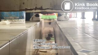 High-quality girls pooping in the toilet 5