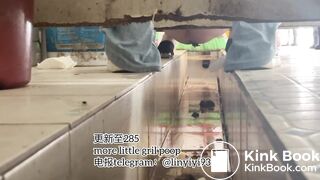 High-quality girls pooping in the toilet 6