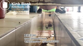 High-quality girls pooping in the toilet 6