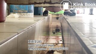 High-quality girls pooping in the toilet 6