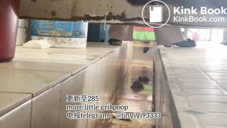 High-quality girls pooping in the toilet 6