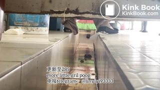 High-quality girls pooping in the toilet 6