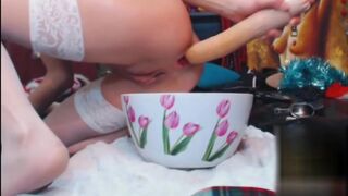 fetish girl loves to toy her shitty gaping ass