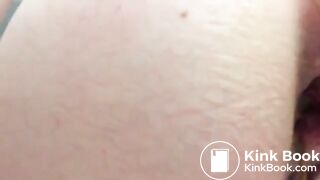 Pushes out a shitty buttplug