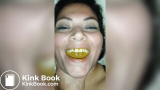 Amateur Shit Eating Woman 10