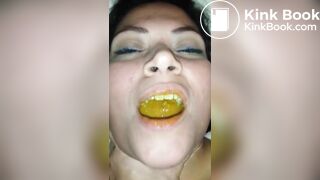 Amateur Shit Eating Woman 10