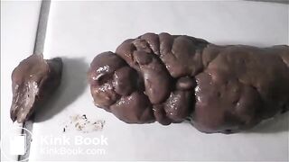 woman pooping on the floor - video 19