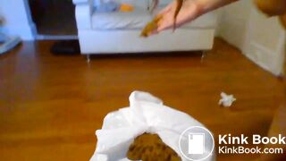 Women pooping in chair