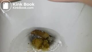 Korean girl pooping 4