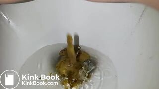 Korean girl pooping 4