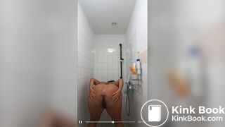 Light skin bbw poops in shower