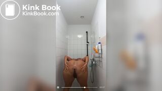 Light skin bbw poops in shower