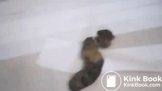 woman pooping on the floor - video 14