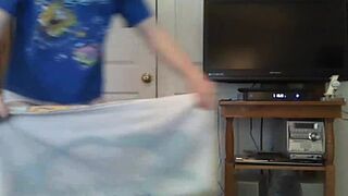 Girl Noisily Fills Her Pull-Up