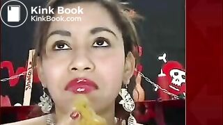 Same Latina pushing a big load of shit out of her pussy