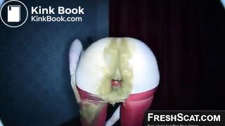 Shits herself in tight red leggings (nice ass)