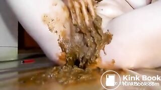 Fisting shit filled pussy