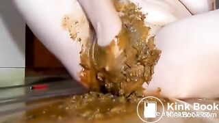 Fisting shit filled pussy