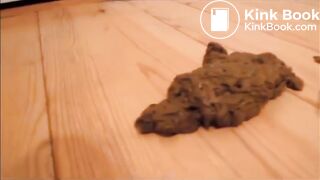 Teen Blondie Shitting For Boyfriend