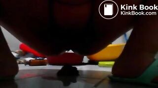 Korean girl shitting