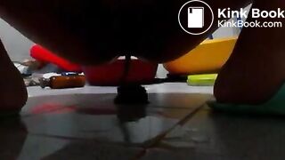 Korean girl shitting