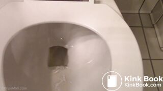 Big Booty SSBBW Shitting